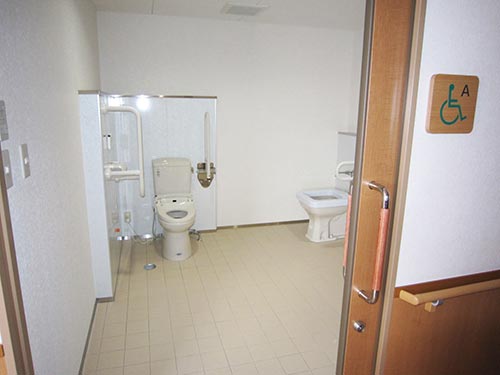 車椅子トイレ